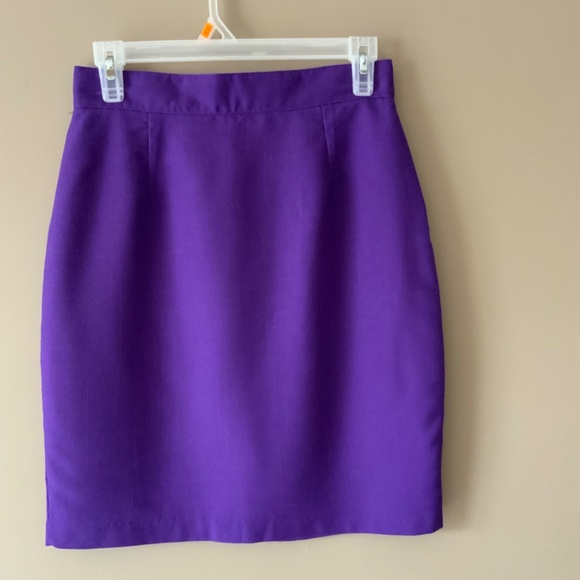 Ladies skirt - Picture 2 of 5